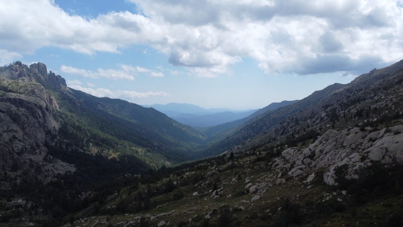 Vue aérienne au drone — montagnes de Corse
